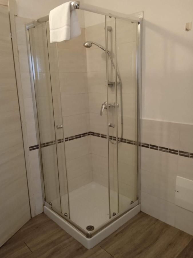 Hotel D 2 Non Accettiamo Franciesi ปาร์มา ภายนอก รูปภาพ